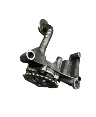 Volkswagen PASSAT B5.5 Oil pump 06A115105B