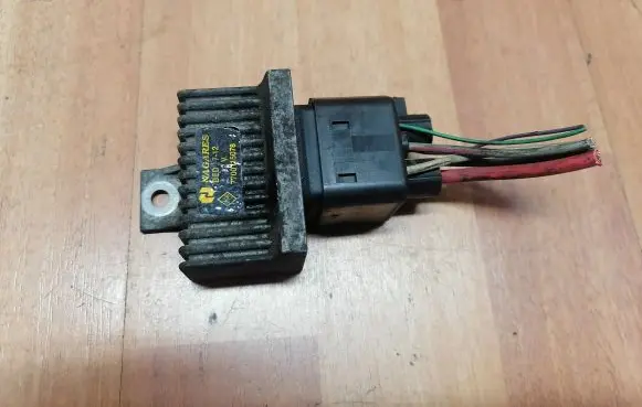 Renault Trafic II (X83) Glow plug pre-heat relay 7700115078 BED712