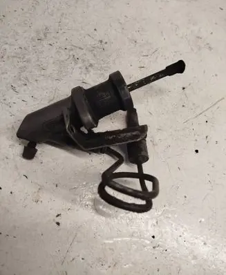 Clutch slave cylinder
