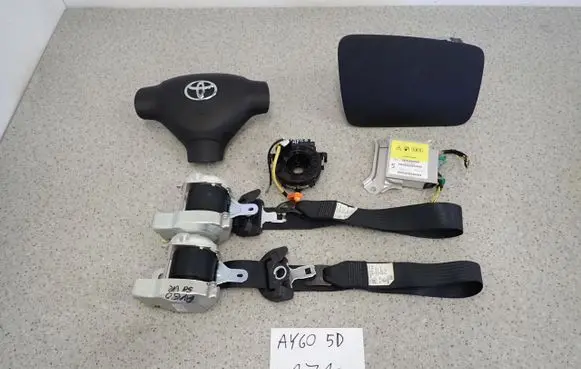 Toyota Aygo AB10 Airbag set 