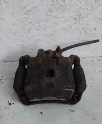 Nissan Juke I F15 Front brake caliper
