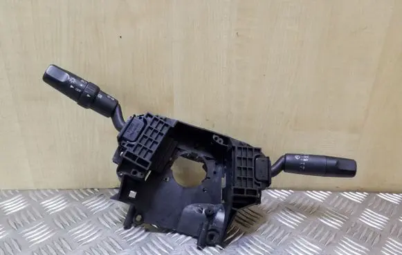 Mazda 3 I Wiper turn signal indicator stalk/switch 17D682