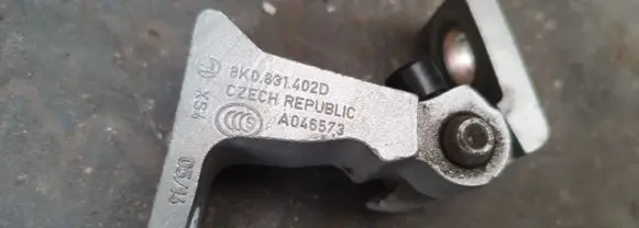 Skoda Rapid (NH) Front door hinge set 8K0831402D