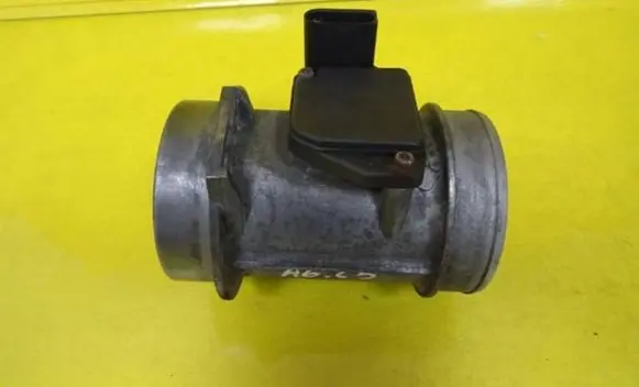 Audi A6 S6 C5 4B Mass air flow meter AFH70-25C 059906461D