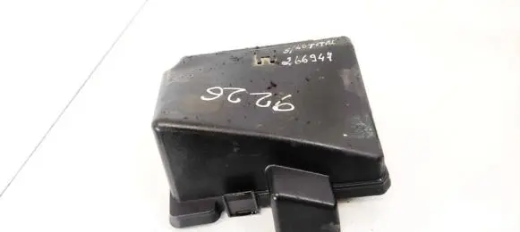 Peugeot 206 Fuse box cover