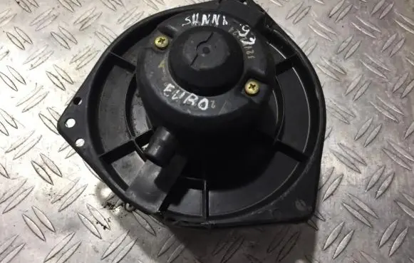 Nissan Sunny Heater fan/blower 12vk272461640