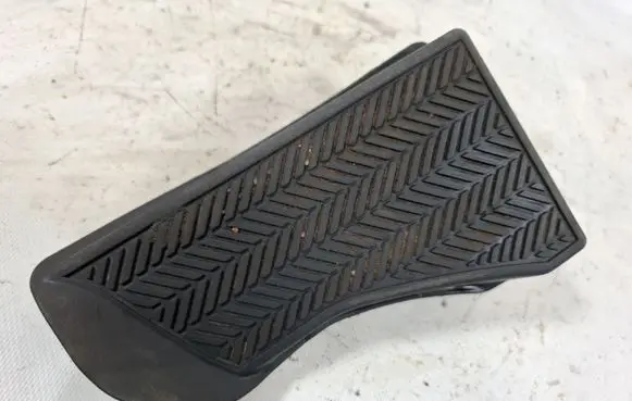 Toyota Corolla Verso AR10 Foot rest pad/dead pedal 581920F010