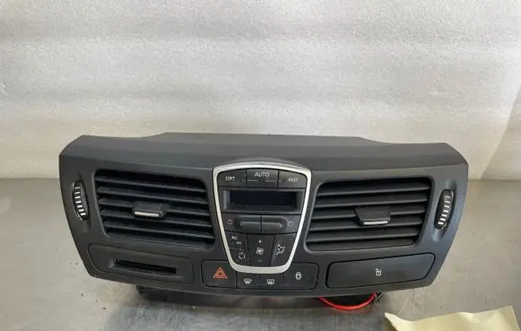 Renault Laguna III Tailgate/trunk/boot open switch