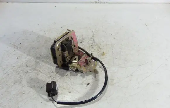 Opel Movano C Front door lock