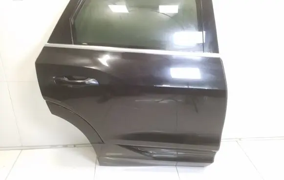 Audi e-tron Rear door