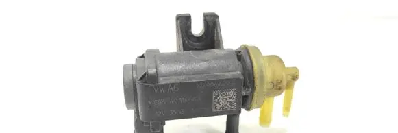 Volkswagen PASSAT B7 Turbo solenoid valve 1K0906627B