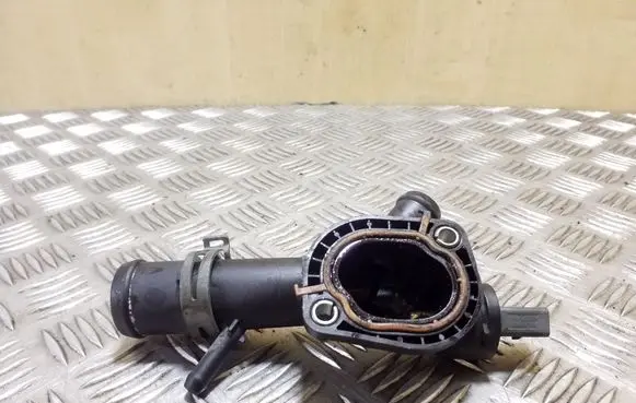 Volkswagen Golf VI Engine coolant pipe/hose 03L121131F