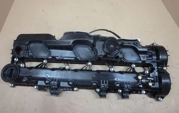 Mercedes-Benz X-class W470 Rocker cam cover A6560109102T