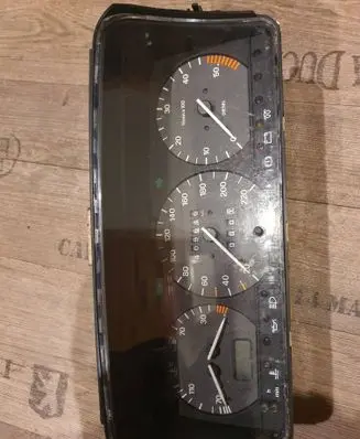 Volkswagen PASSAT B4 Speedometer (instrument cluster) 6160593040 3a0919033C