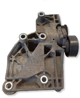Opel Astra J A/C compressor mount bracket 55582510 532274354