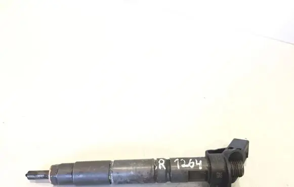 Mercedes-Benz S W221 Fuel injector A6420701387