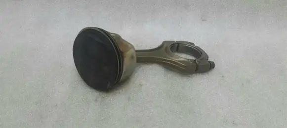 BMW M3 Piston with connecting rod 7840922