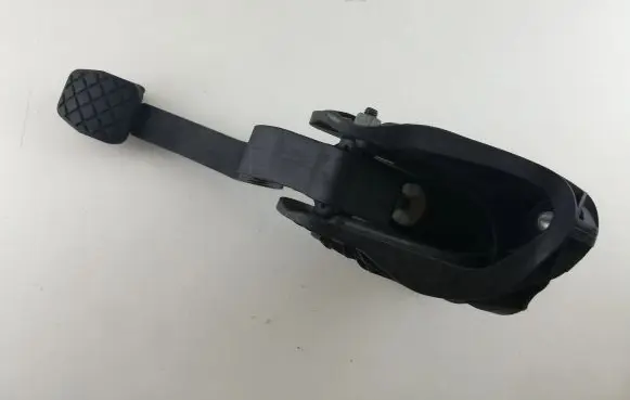 Volkswagen PASSAT B6 Clutch pedal 3C1721059T KL3668