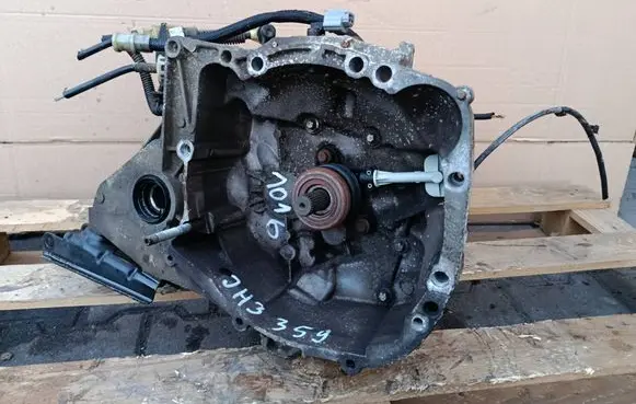 Manual 5 speed gearbox