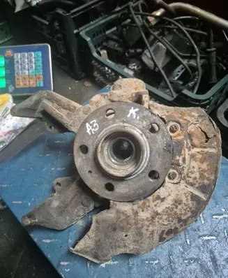 Audi A3 S3 8L Front wheel hub spindle knuckle