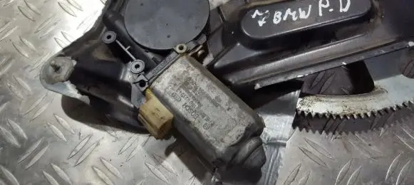 BMW 7 E32 Front door window regulator motor 0130821242