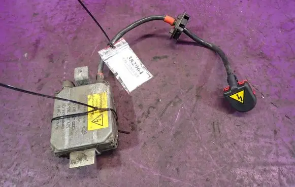 Audi A6 S6 C5 4B Voltage converter/converter module 
