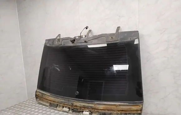 Land Rover Range Rover Sport L320 Rear windscreen/windshield window 