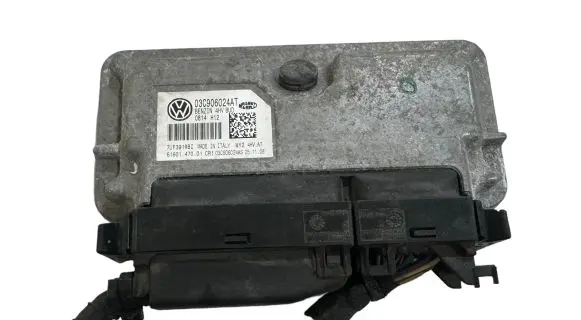 Skoda Octavia Mk2 (1Z) Engine control unit/module 03C906024AT 7JF391RBI