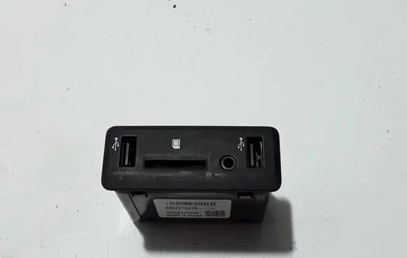 Renault Talisman AUX in-socket connector 280237081R