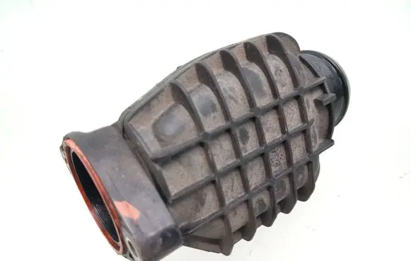 Intake resonator