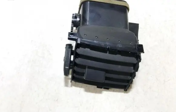 Toyota Auris 150 Dash center air vent grill