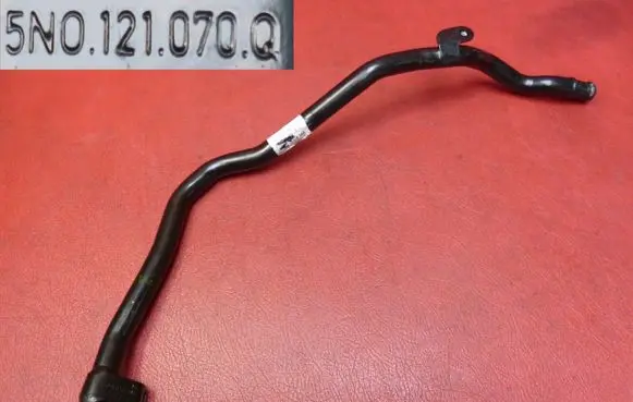 Volkswagen Touran I Engine coolant pipe/hose 5N0121070Q