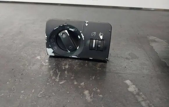 Light switch
