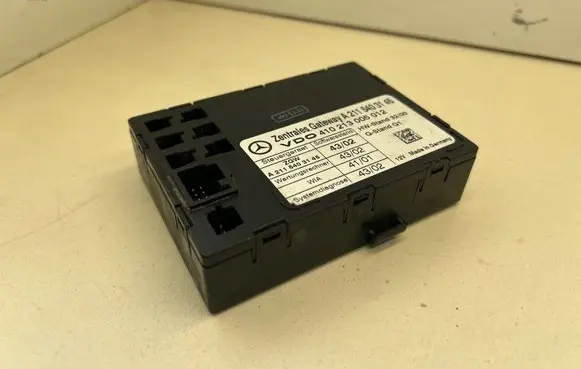 Mercedes-Benz E W211 Gateway control module A2115403145 410213005012