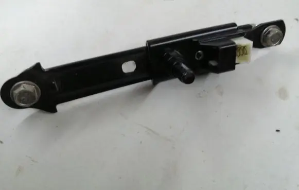 Nissan Qashqai Seat belt adjustment rail 504B19L2SX 308205999AA