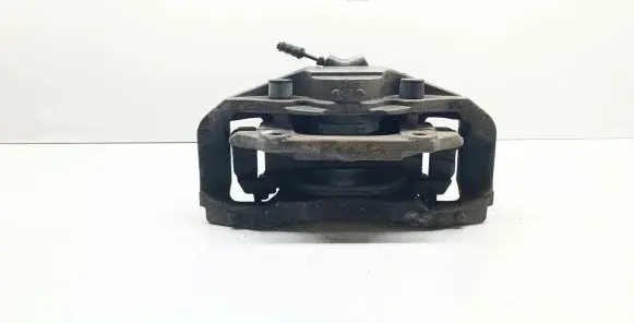 BMW 7 F01 F02 F03 F04 Front brake caliper