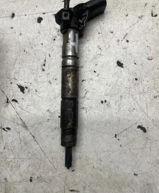 Mercedes-Benz ML W164 Fuel injector A6420700487 050718 AB5CCZS