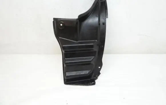 Rear arch fender liner splash guards