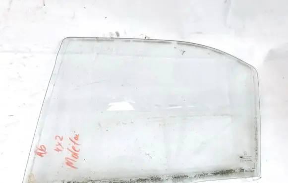 Peugeot 406 Rear door window glass