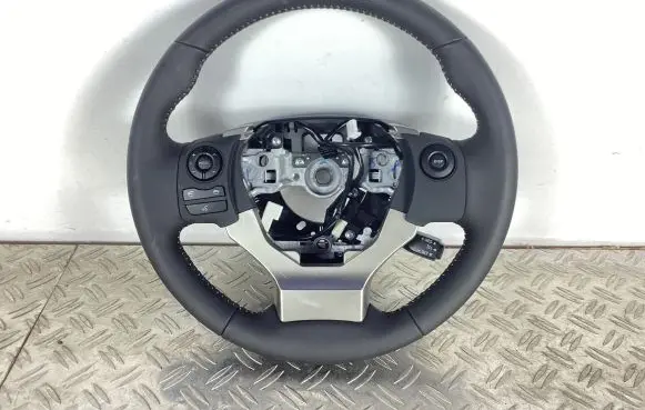 Lexus CT 200H Steering wheel