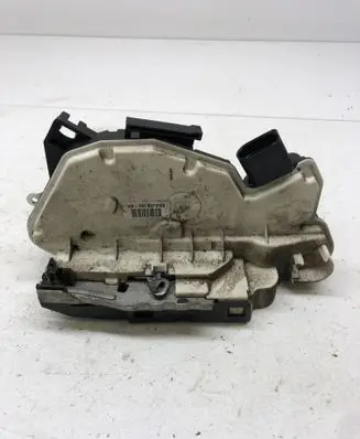 Volkswagen PASSAT CC Front door lock 5N1837015B