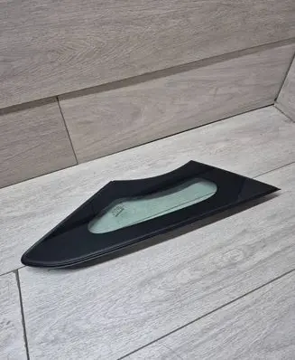 Nissan Leaf II (ZE1) Front triangle window/glass 768203NL0A