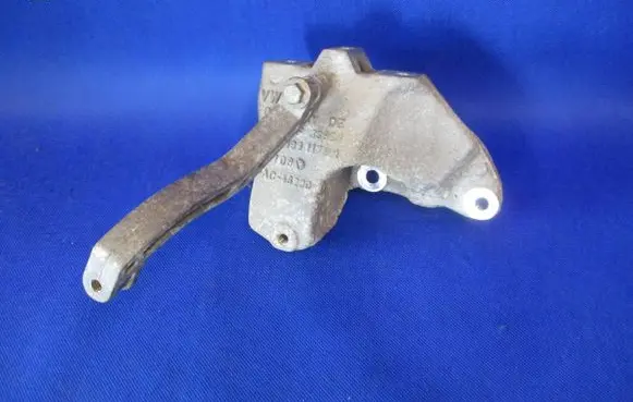 Volkswagen PASSAT B6 Gearbox mounting bracket 1K0199117BM