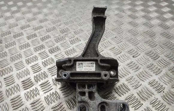 Volkswagen Golf VII Engine mount bracket 5Q0199262BH