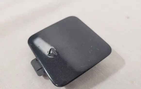 BMW 5 E60 E61 Front tow hook cap/cover 7033700 460915