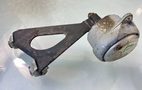 Porsche Boxster 987 Engine mount bracket 99337504907