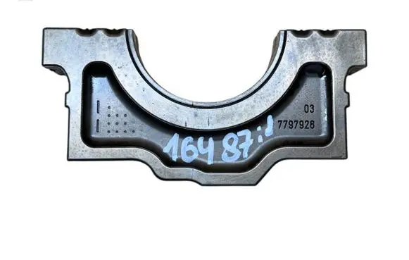 BMW 5 F10 F11 Crankshaft Holder 7797928