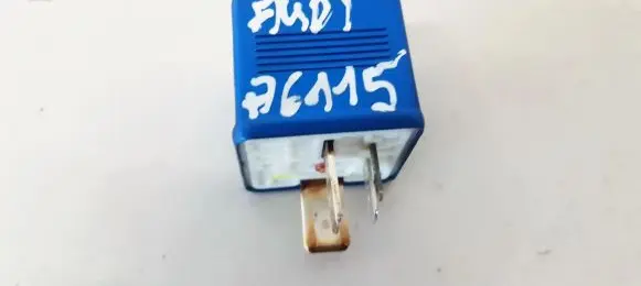 Audi A4 S4 B5 8D Other relay 8A0851253 899587