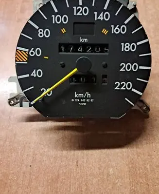Mercedes-Benz E W124 Speedometer (instrument cluster) 1245426367