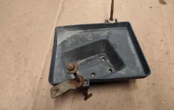 Jeep Cherokee XJ Battery tray 55345470